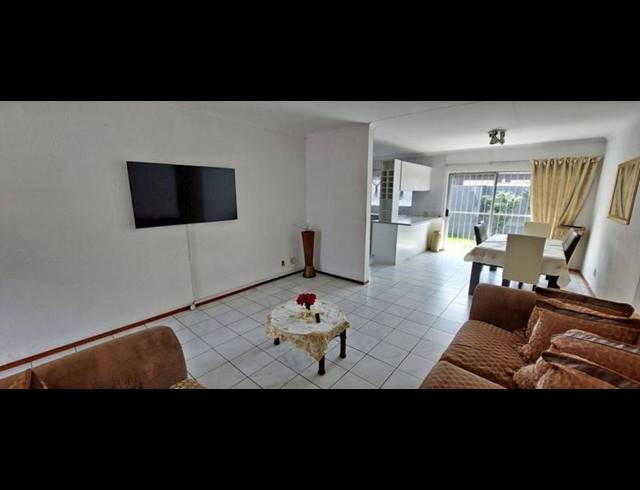 3 BEDROOM SIMPLEX FOR SALE IN RACEVIEW